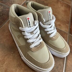 Airwalk Men's Beige and White High-Top Sneakers